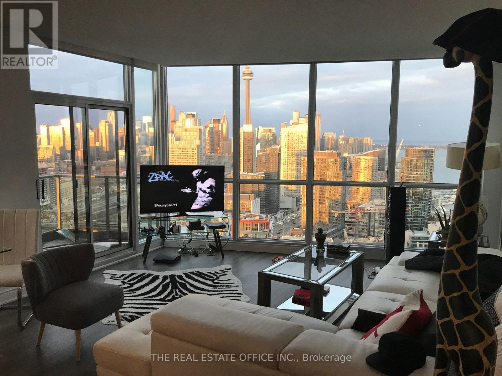 3802 - 219 Fort York Boulevard, Toronto, Ontario  M5V 1B1 - Photo 8 - C12614156