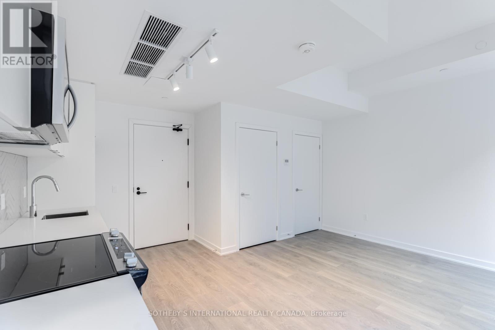 139 C - 1612 Charles Street, Whitby, Ontario  L1N 0P3 - Photo 11 - E12444178