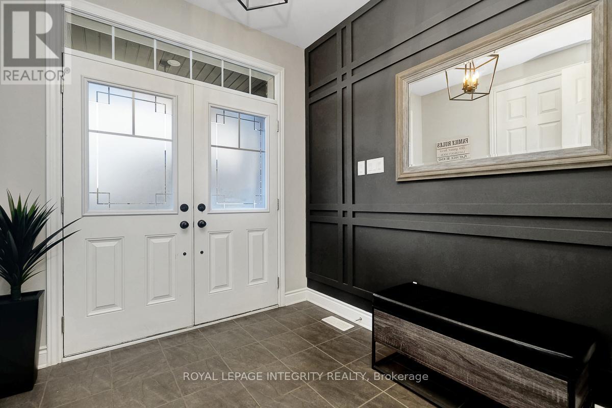 547 Parade Drive, Ottawa, Ontario  K2S 0X8 - Photo 2 - X12454539