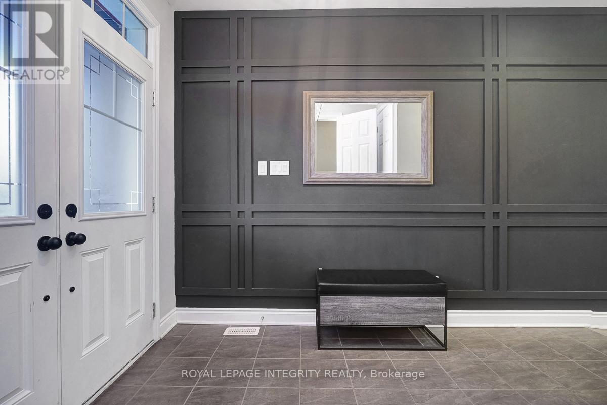 547 Parade Drive, Ottawa, Ontario  K2S 0X8 - Photo 3 - X12454539