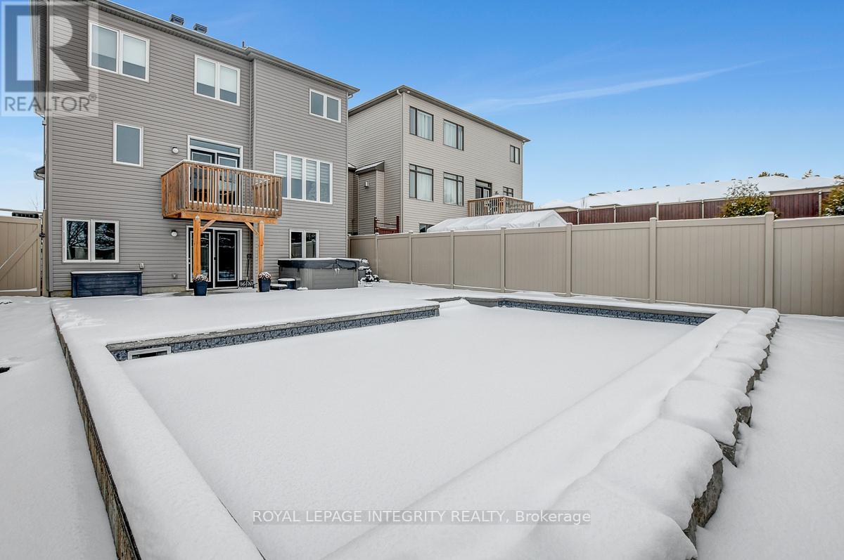 547 Parade Drive, Ottawa, Ontario  K2S 0X8 - Photo 39 - X12454539