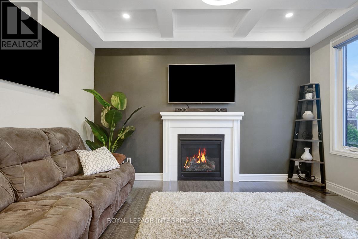 547 Parade Drive, Ottawa, Ontario  K2S 0X8 - Photo 7 - X12454539