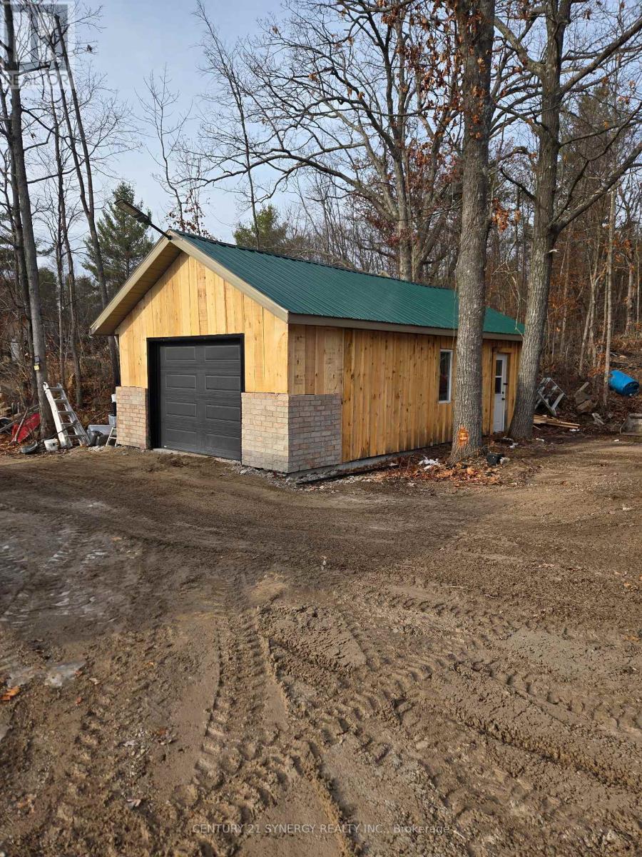 21520 Highway 7 Highway, Tay Valley, Ontario  K0H 2B0 - Photo 43 - X12463708