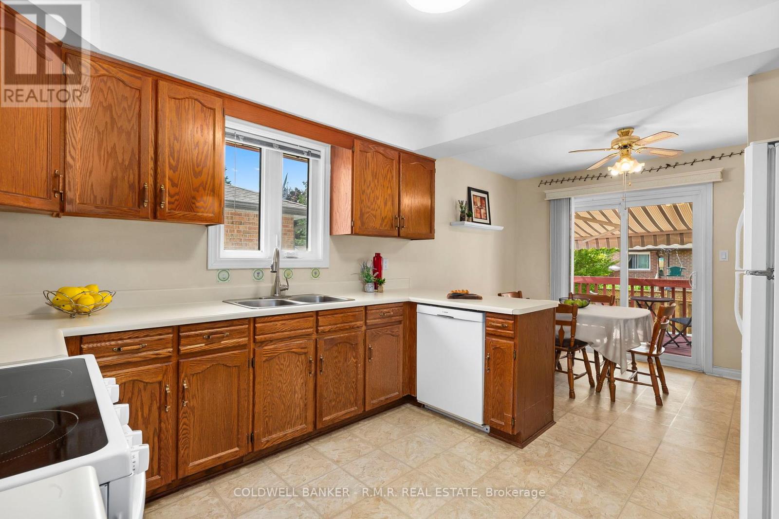 39 Ewen Drive, Uxbridge, Ontario  L9P 1L5 - Photo 5 - N12381192