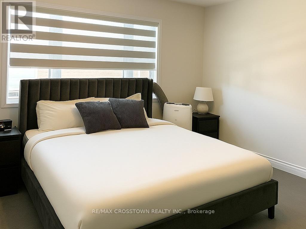 20 Rochester Drive, Barrie, Ontario  L9S 2Z8 - Photo 10 - S12453633