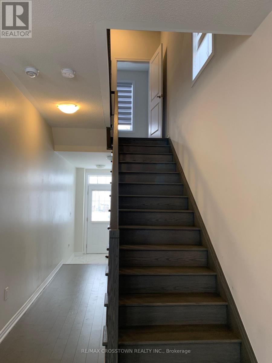 20 Rochester Drive, Barrie, Ontario  L9S 2Z8 - Photo 7 - S12453633