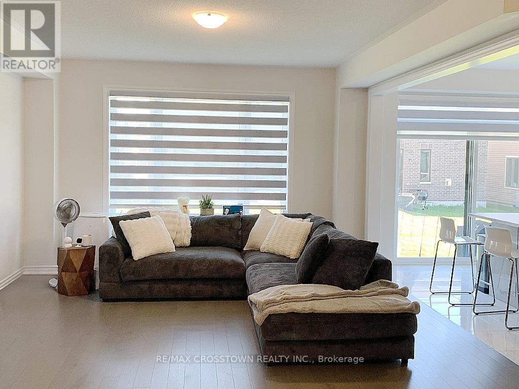 20 Rochester Drive, Barrie, Ontario  L9S 2Z8 - Photo 8 - S12453633