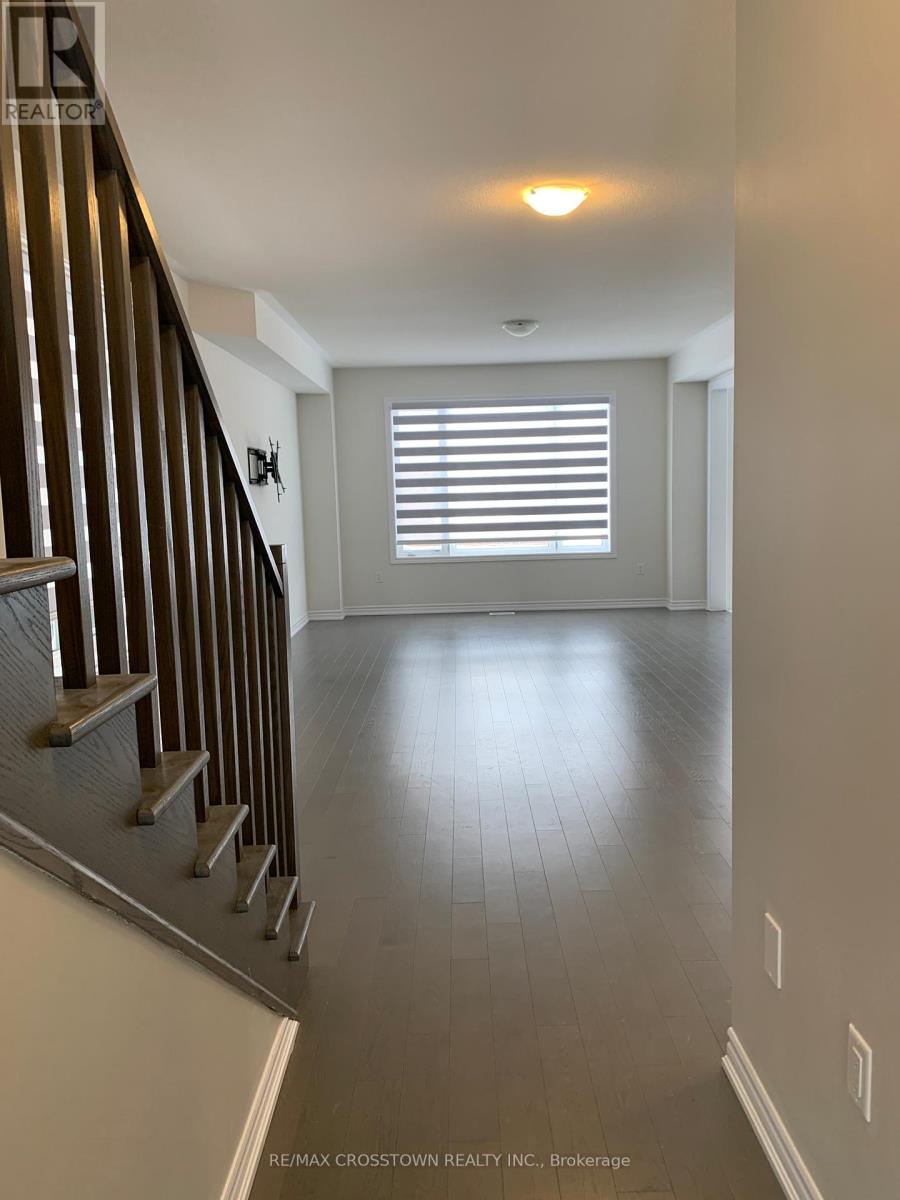 20 Rochester Drive, Barrie, Ontario  L9S 2Z8 - Photo 6 - S12453633