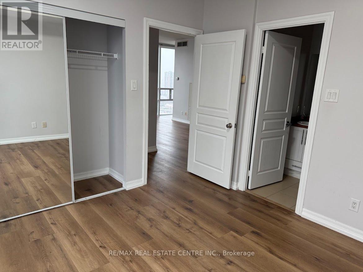 1002 - 3515 Kariya Drive, Mississauga, Ontario L5B 0C1 - Photo 9 - W12498314