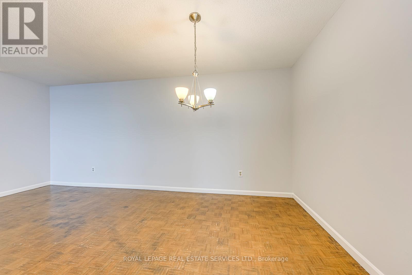 1005 - 966 Inverhouse Drive, Mississauga, Ontario  L5J 4B6 - Photo 16 - W12581440