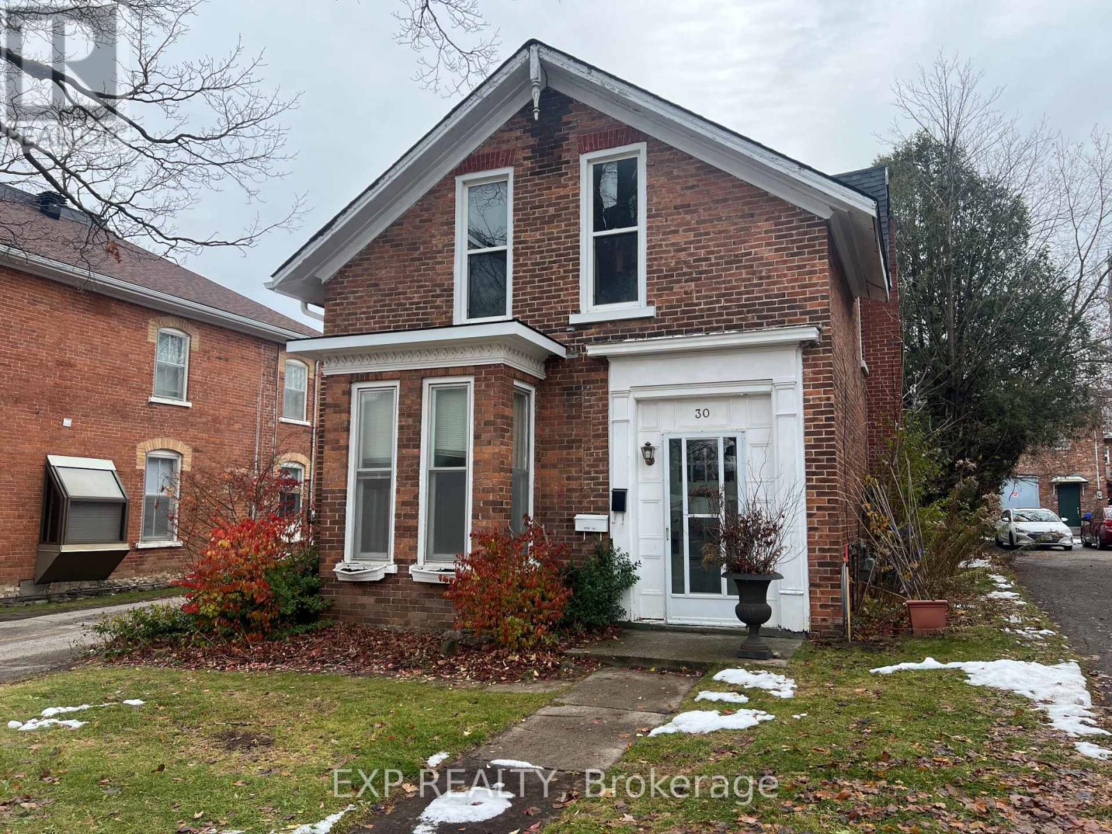 Main - 30 First Avenue, Orangeville, Ontario  L9W 1H8 - Photo 2 - W12550356