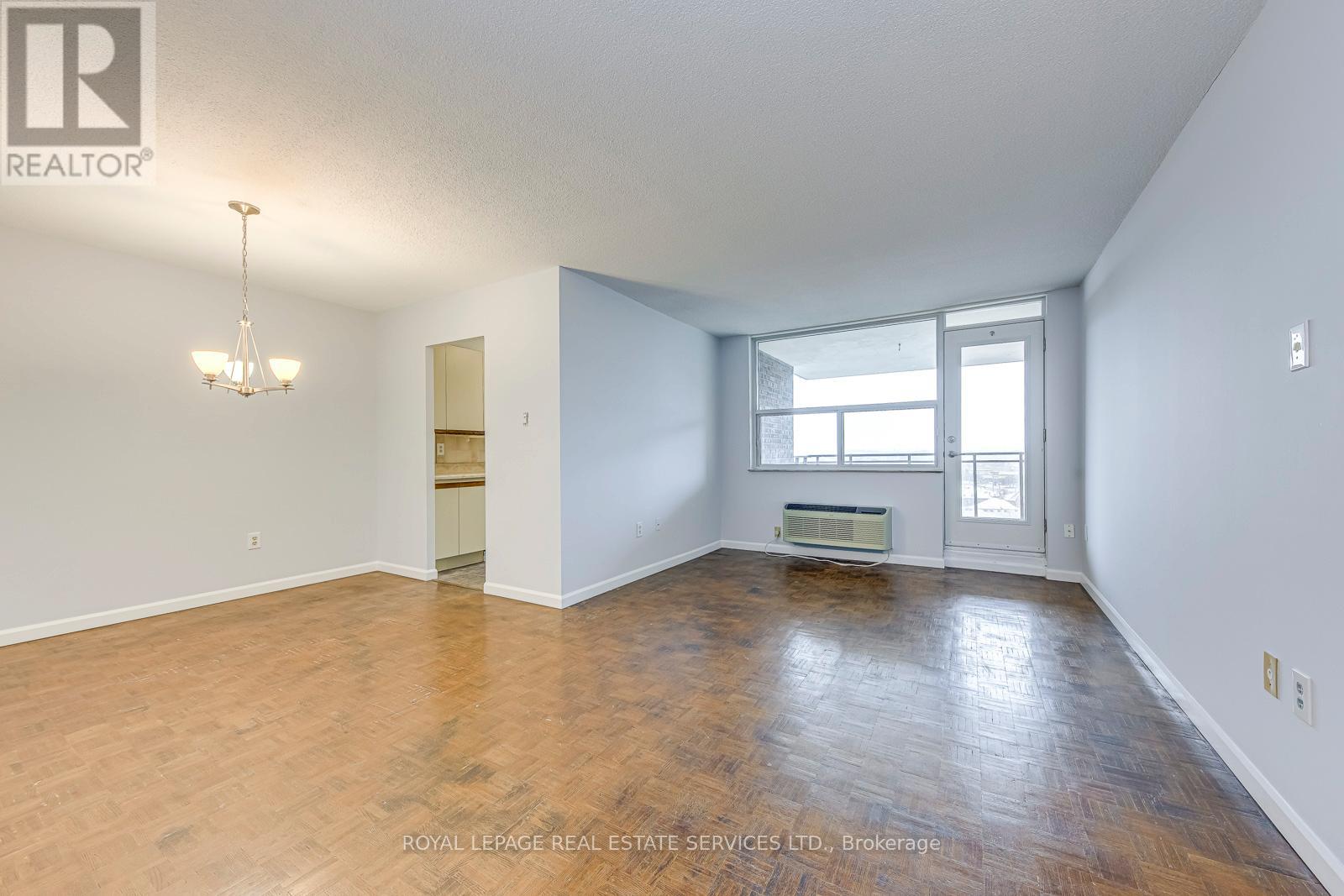 1005 - 966 Inverhouse Drive, Mississauga, Ontario  L5J 4B6 - Photo 10 - W12581440