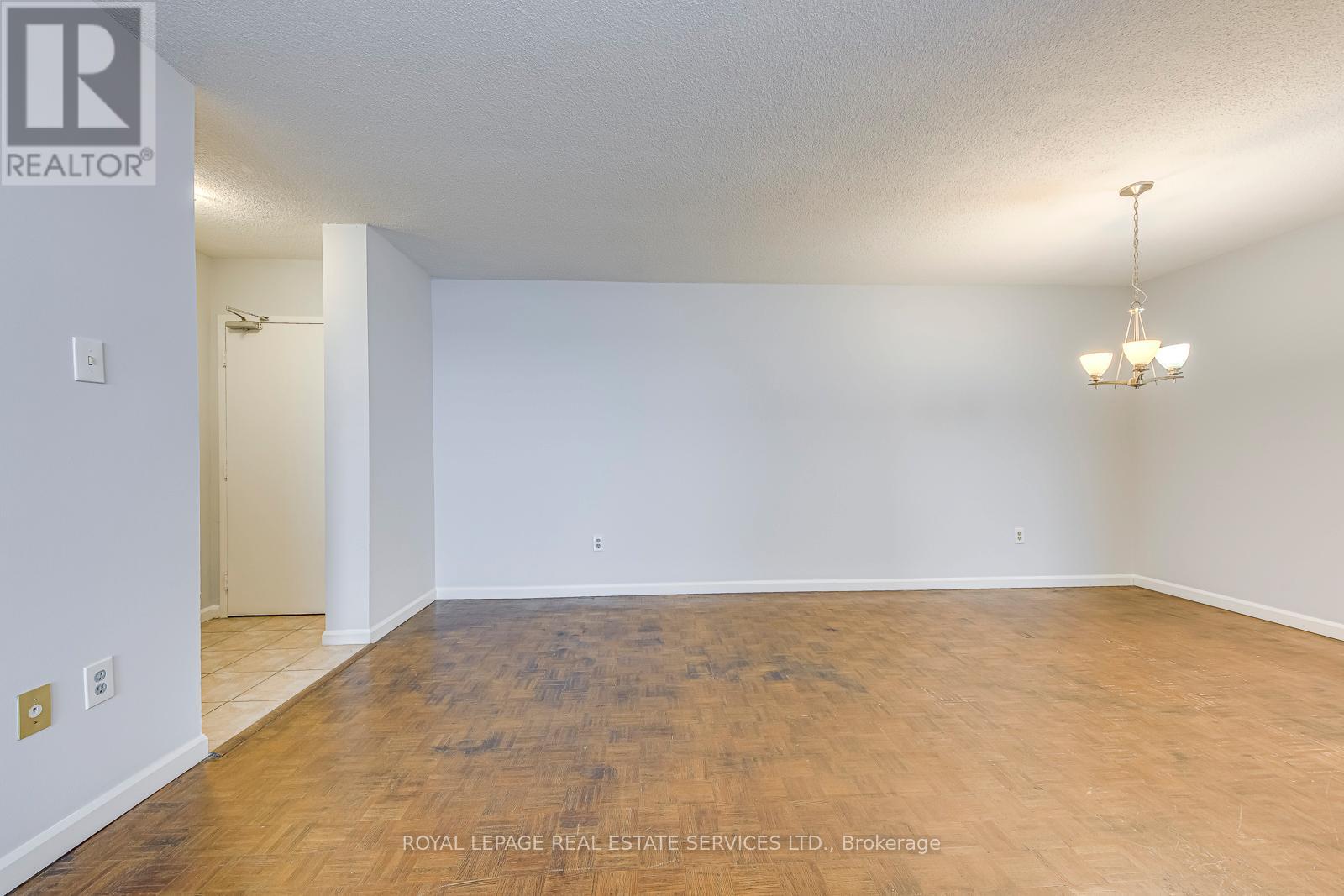 1005 - 966 Inverhouse Drive, Mississauga, Ontario  L5J 4B6 - Photo 14 - W12581440