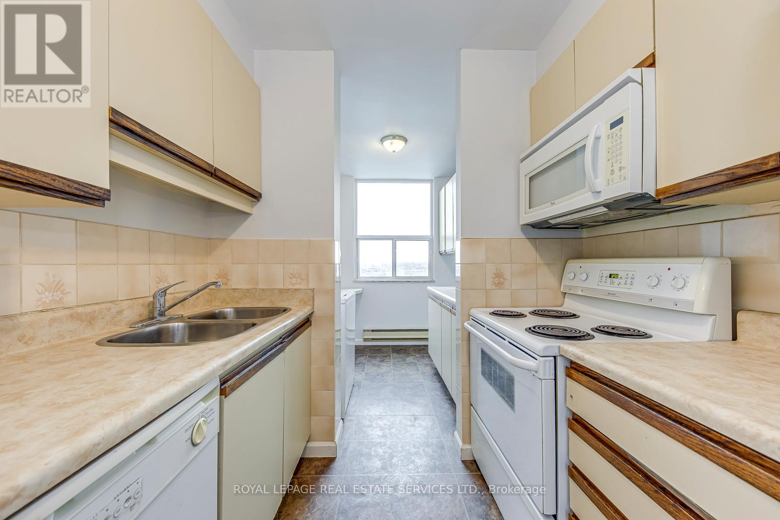 1005 - 966 Inverhouse Drive, Mississauga, Ontario  L5J 4B6 - Photo 18 - W12581440