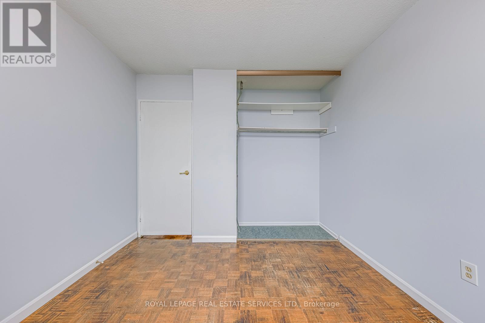 1005 - 966 Inverhouse Drive, Mississauga, Ontario  L5J 4B6 - Photo 32 - W12581440