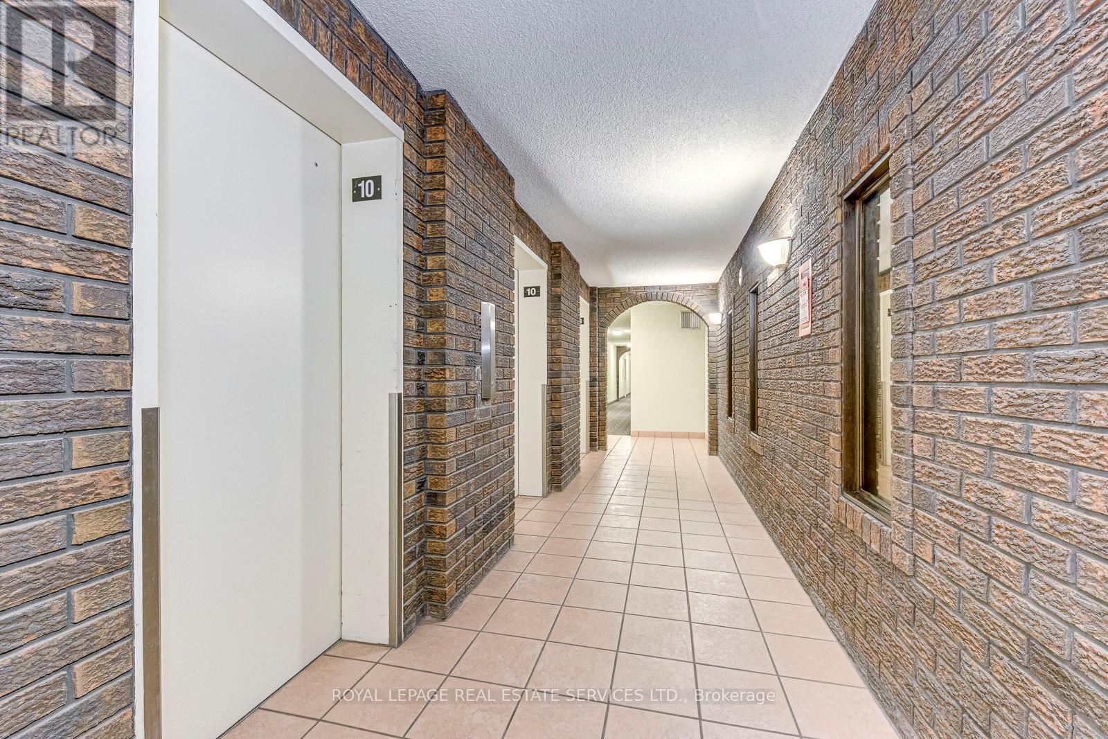 1005 - 966 Inverhouse Drive, Mississauga, Ontario  L5J 4B6 - Photo 6 - W12581440