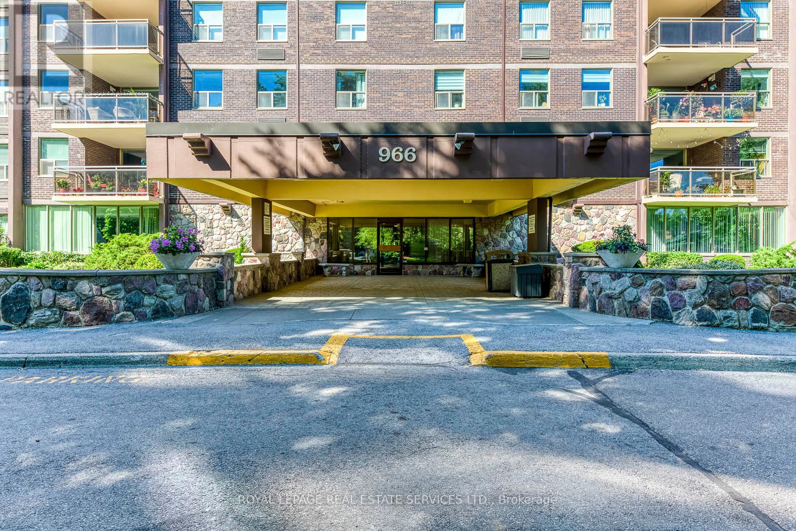 1005 - 966 Inverhouse Drive, Mississauga, Ontario  L5J 4B6 - Photo 4 - W12581440