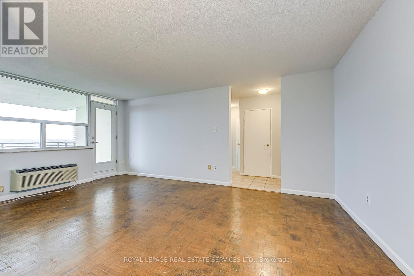 1005 - 966 Inverhouse Drive, Mississauga, Ontario  L5J 4B6 - Photo 11 - W12581440