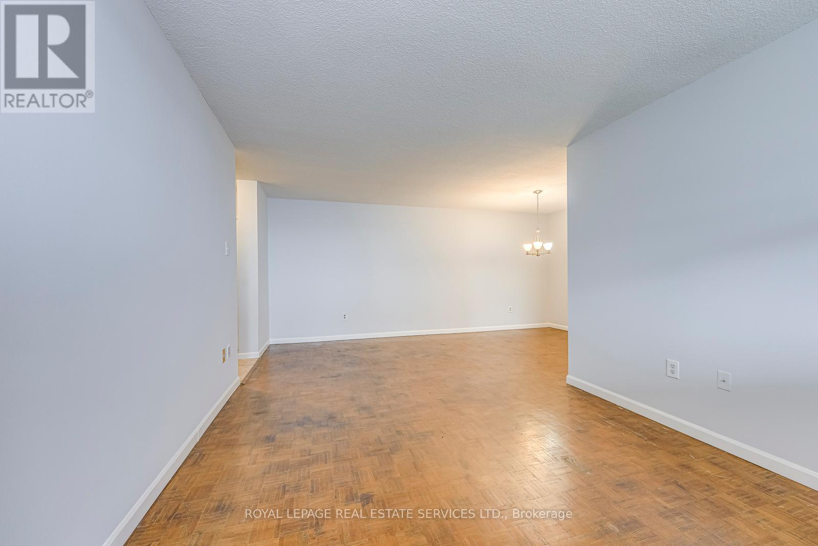 1005 - 966 Inverhouse Drive, Mississauga, Ontario  L5J 4B6 - Photo 13 - W12581440