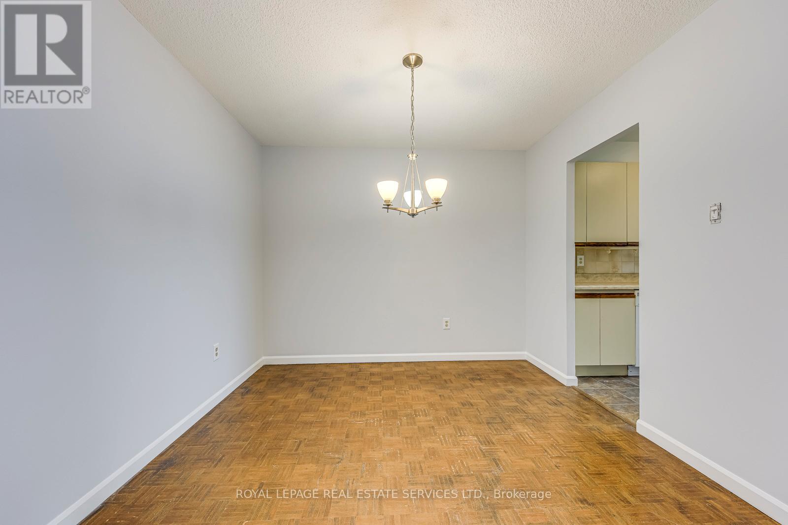 1005 - 966 Inverhouse Drive, Mississauga, Ontario  L5J 4B6 - Photo 15 - W12581440