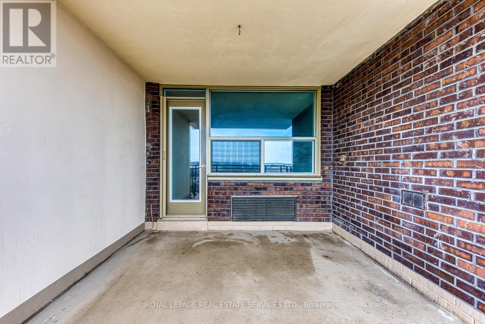 1005 - 966 Inverhouse Drive, Mississauga, Ontario  L5J 4B6 - Photo 22 - W12581440