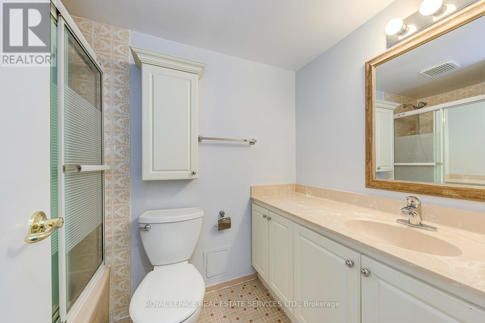 1005 - 966 Inverhouse Drive, Mississauga, Ontario  L5J 4B6 - Photo 33 - W12581440