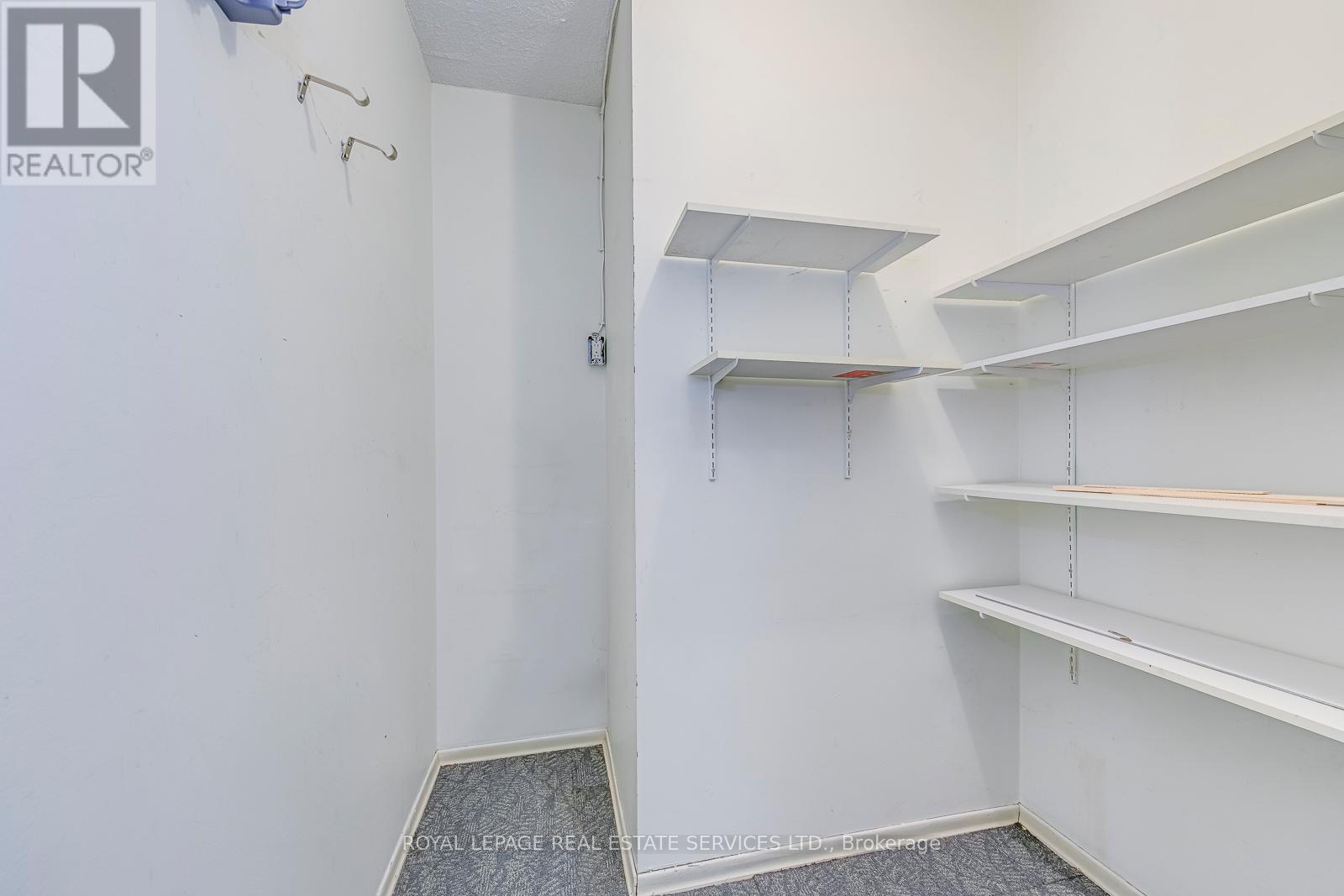 1005 - 966 Inverhouse Drive, Mississauga, Ontario  L5J 4B6 - Photo 35 - W12581440