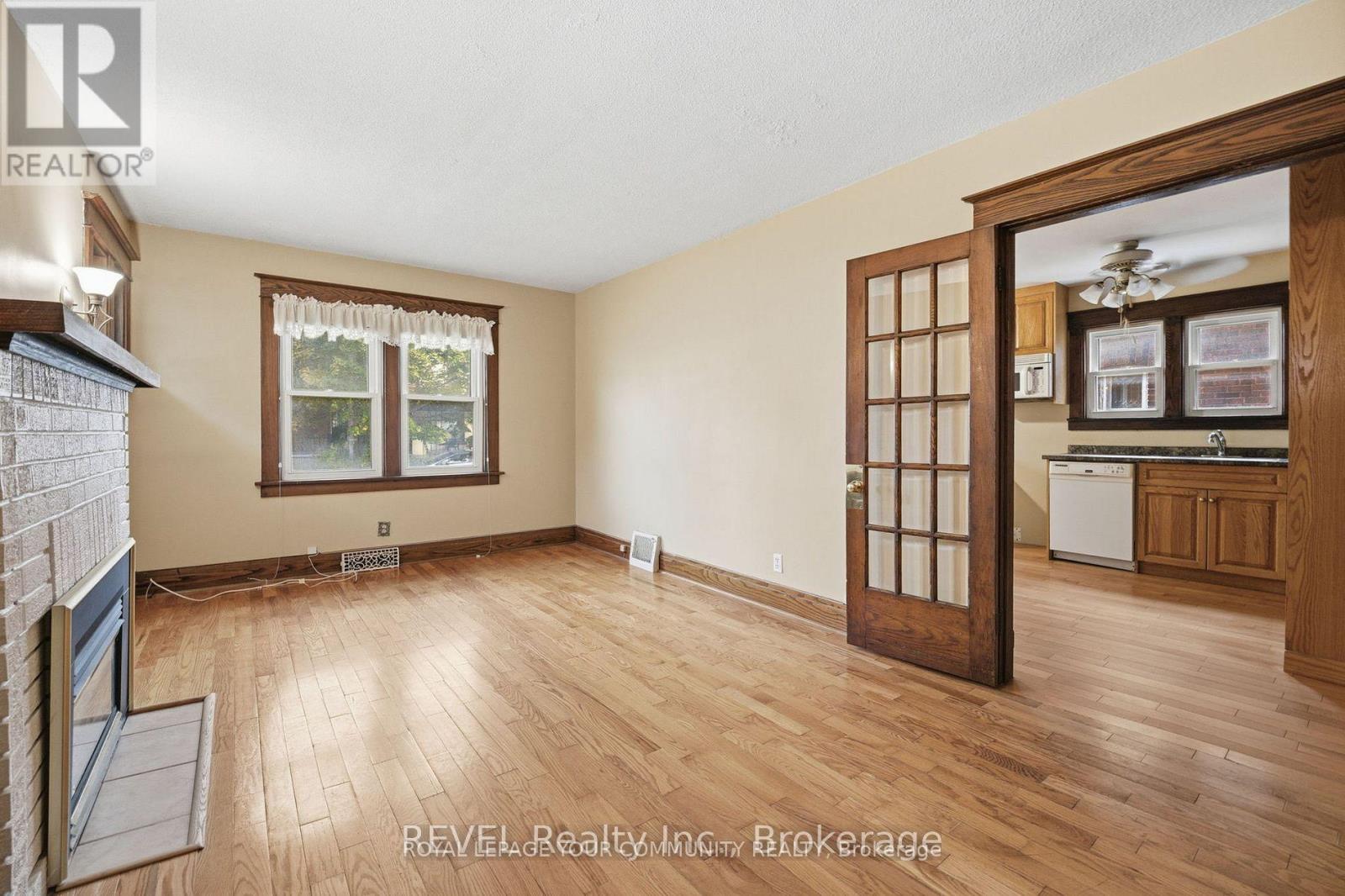 Upper - 4899 Morrison Street, Niagara Falls, Ontario  L2E 2C6 - Photo 11 - X12608206