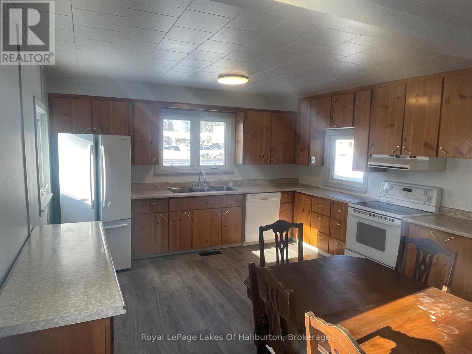 7192 Gelert Road, Dysart Et Al, Ontario  K0M 1S0 - Photo 8 - X12584944