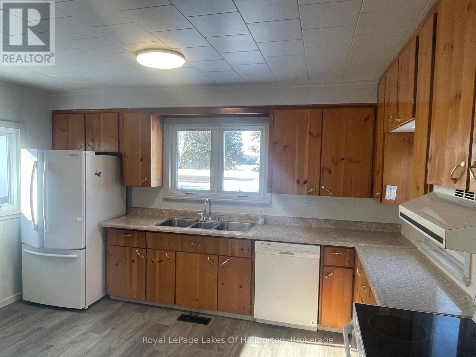 7192 Gelert Road, Dysart Et Al, Ontario  K0M 1S0 - Photo 9 - X12584944