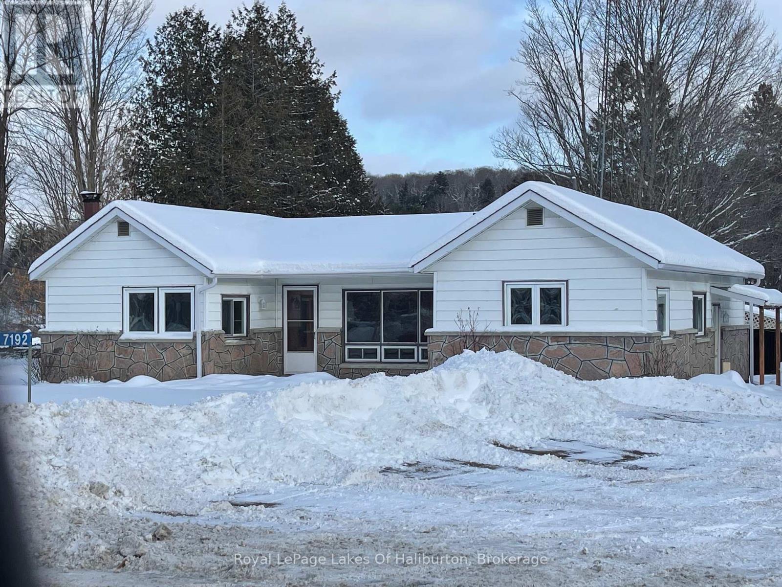 7192 Gelert Road, Dysart Et Al, Ontario  K0M 1S0 - Photo 2 - X12584944