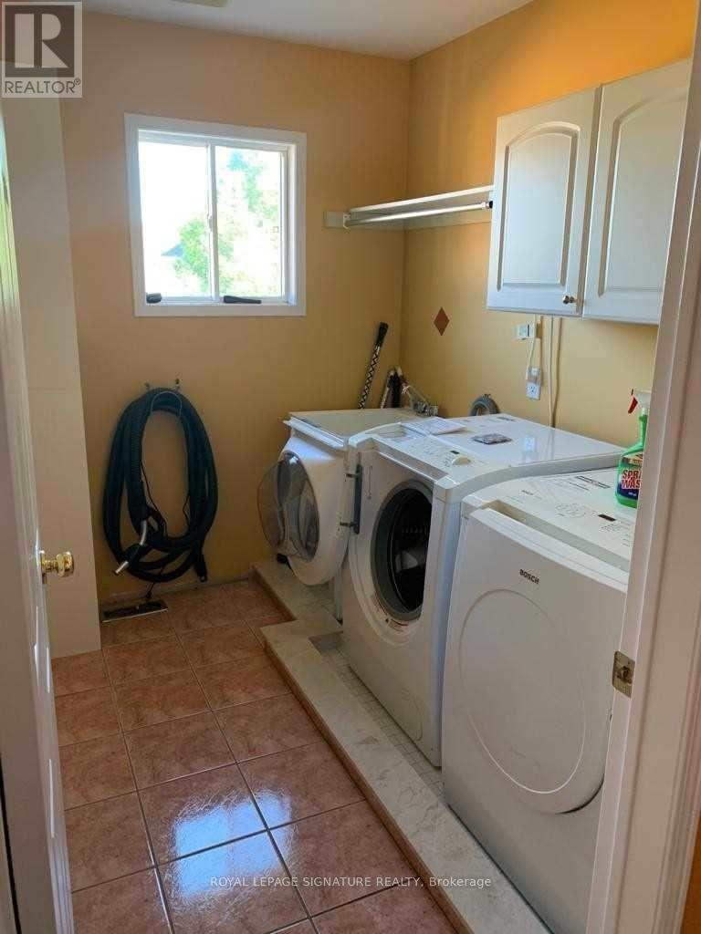 Upper - 2419 Bankside Drive, Mississauga, Ontario  L5M 6E6 - Photo 19 - W12626832