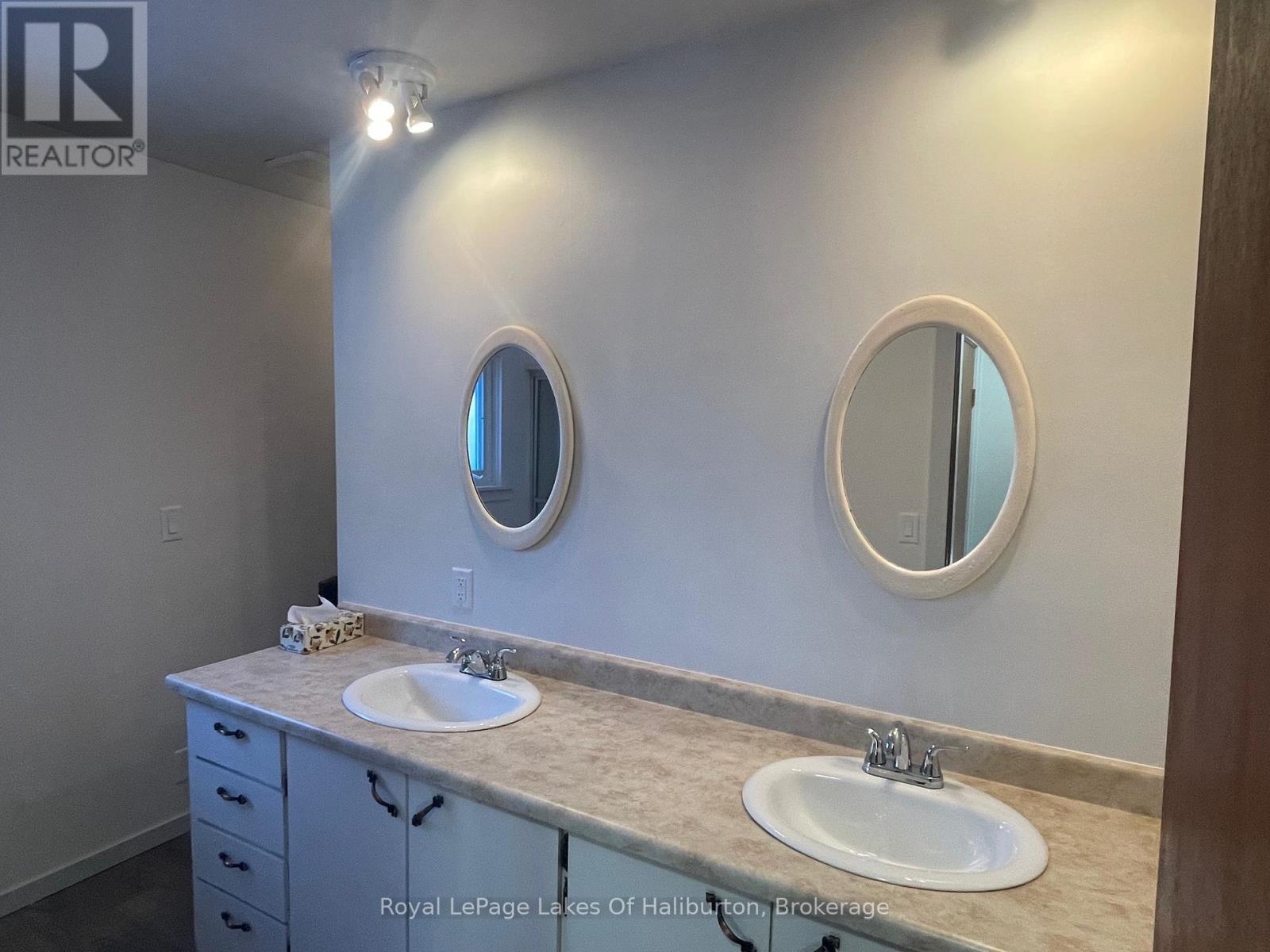 7192 Gelert Road, Dysart Et Al, Ontario  K0M 1S0 - Photo 12 - X12584944