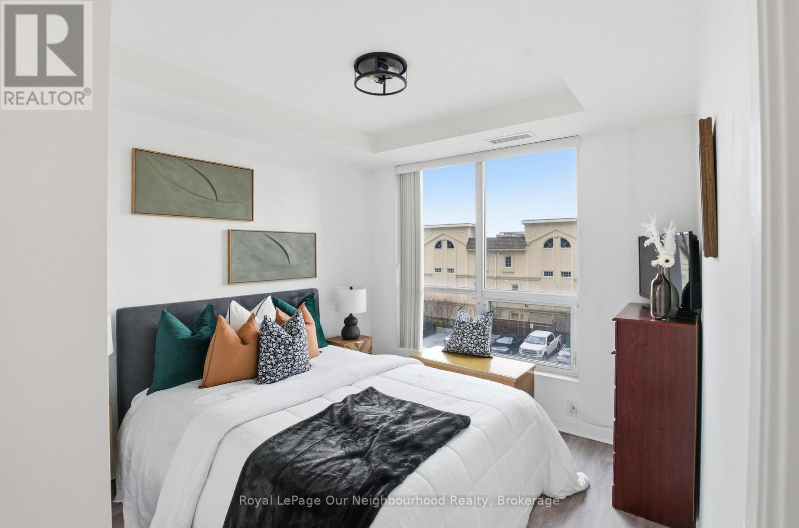 301 - 1235 Bayly Street, Pickering, Ontario  L1W 1L7 - Photo 5 - E12627864