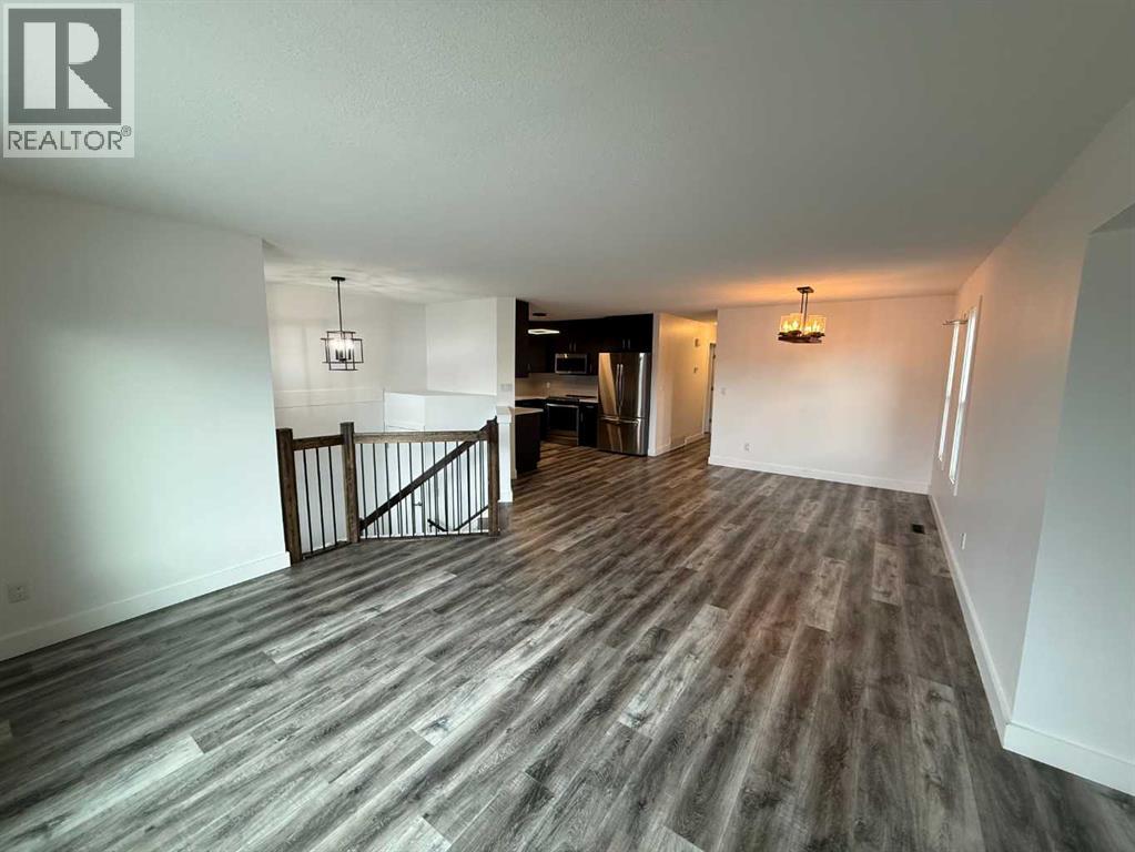 117 Plante Cove, Hinton, Alberta T7V 1Z4 - Photo 3 - A2262006