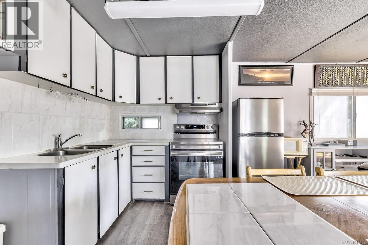 204 380 Martindale Rd, Parksville, British Columbia V9P 1R7 - Photo 4 - 1013402