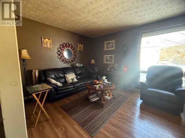 16 Hergott Ave, Elliot Lake, Ontario P5A 3A8 - Photo 3 - SM253458