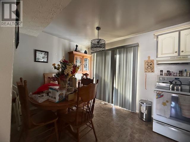 16 Hergott Ave, Elliot Lake, Ontario P5A 3A8 - Photo 4 - SM253458