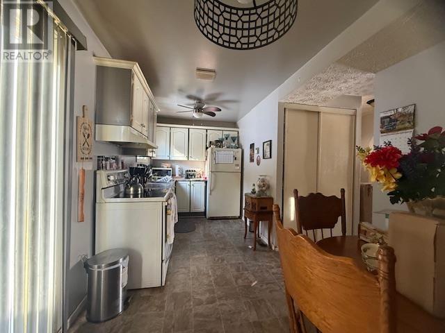 16 Hergott Ave, Elliot Lake, Ontario P5A 3A8 - Photo 5 - SM253458