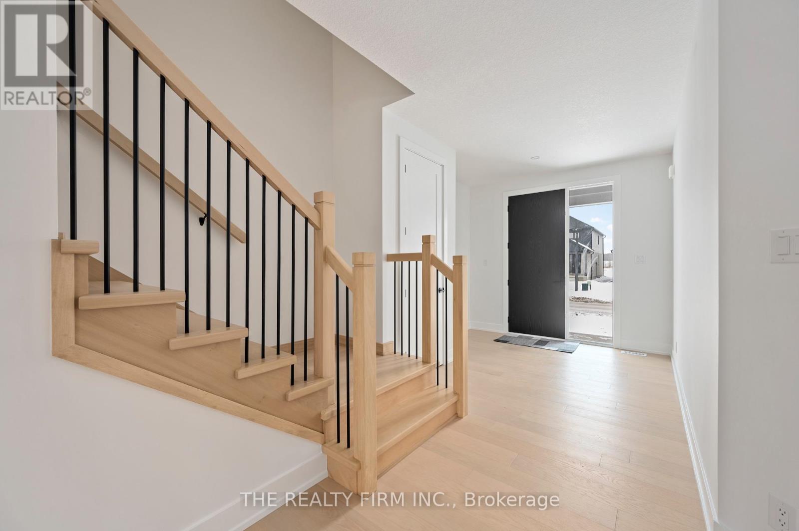 2603 Buroak Drive, London North, Ontario  N6G 3W1 - Photo 3 - X12628110