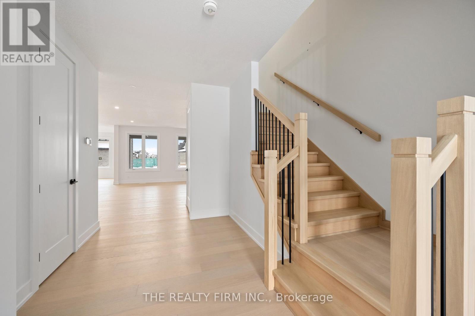 2603 Buroak Drive, London North, Ontario  N6G 3W1 - Photo 4 - X12628110