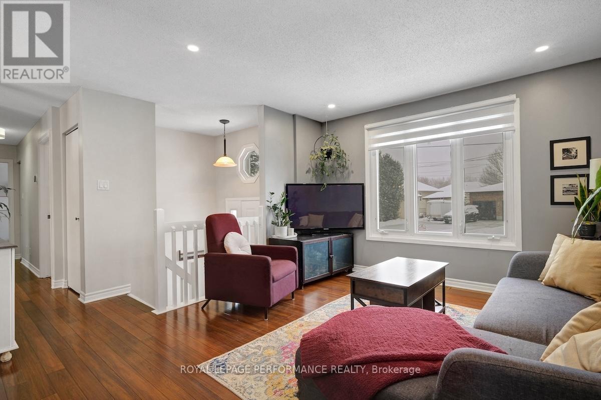 552 Loucks Drive, Russell, Ontario  K4R 1B6 - Photo 5 - X12627838