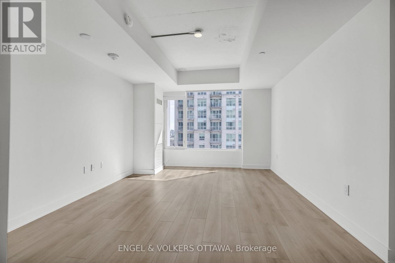 2107 - 199 Rideau Street, Ottawa, Ontario K1N 0E9 - Photo 3 - X12627952