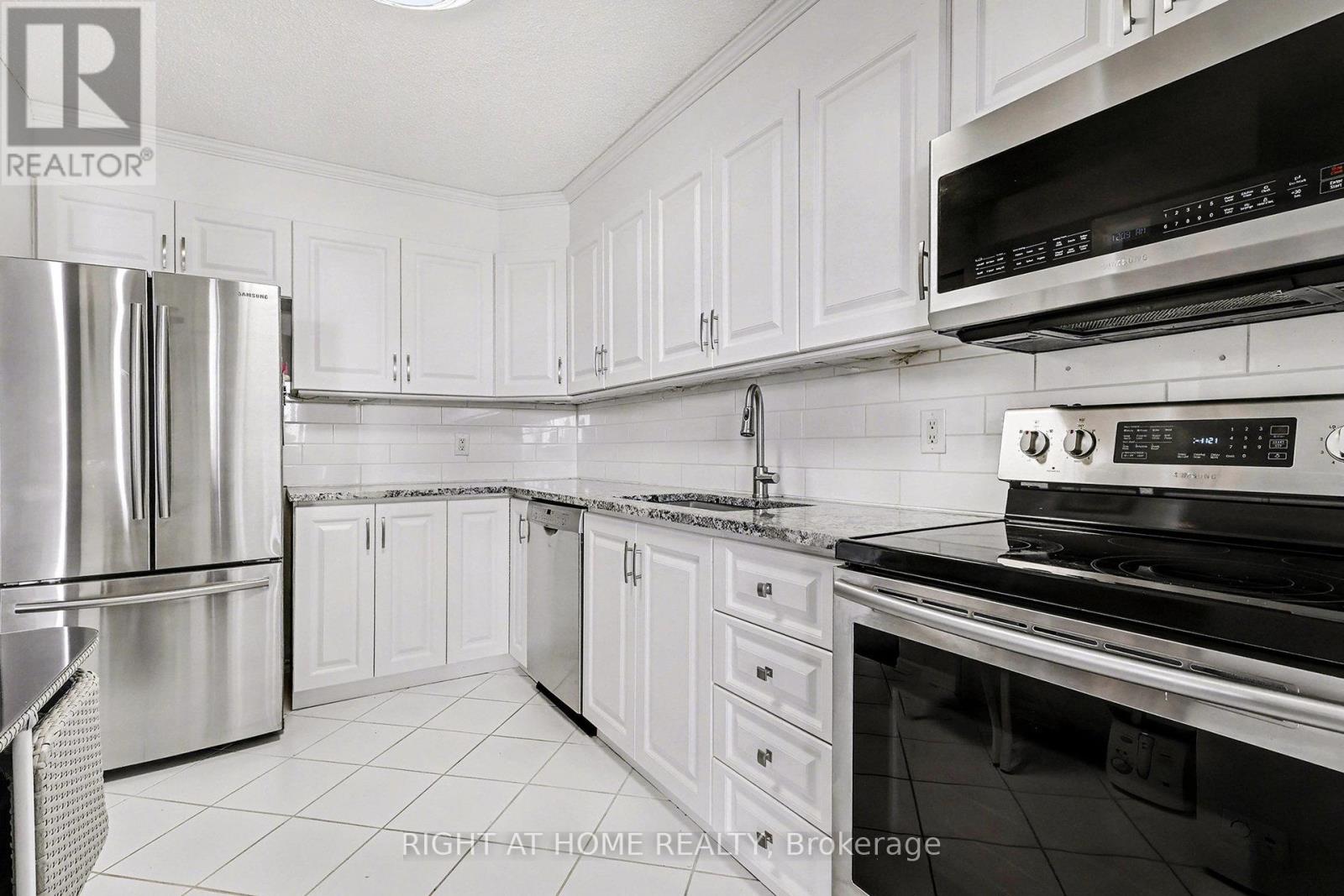 306 - 665 Bathgate Drive, Ottawa, Ontario  K1K 3Y4 - Photo 14 - X12627958