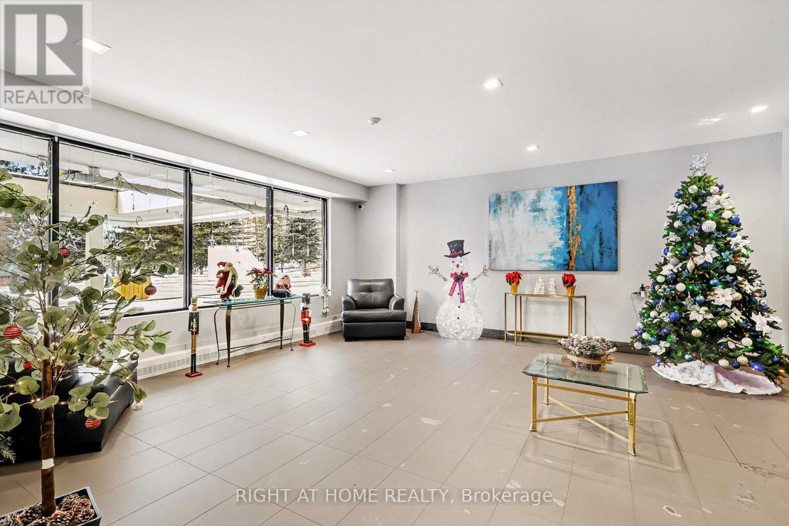 306 - 665 Bathgate Drive, Ottawa, Ontario  K1K 3Y4 - Photo 3 - X12627958