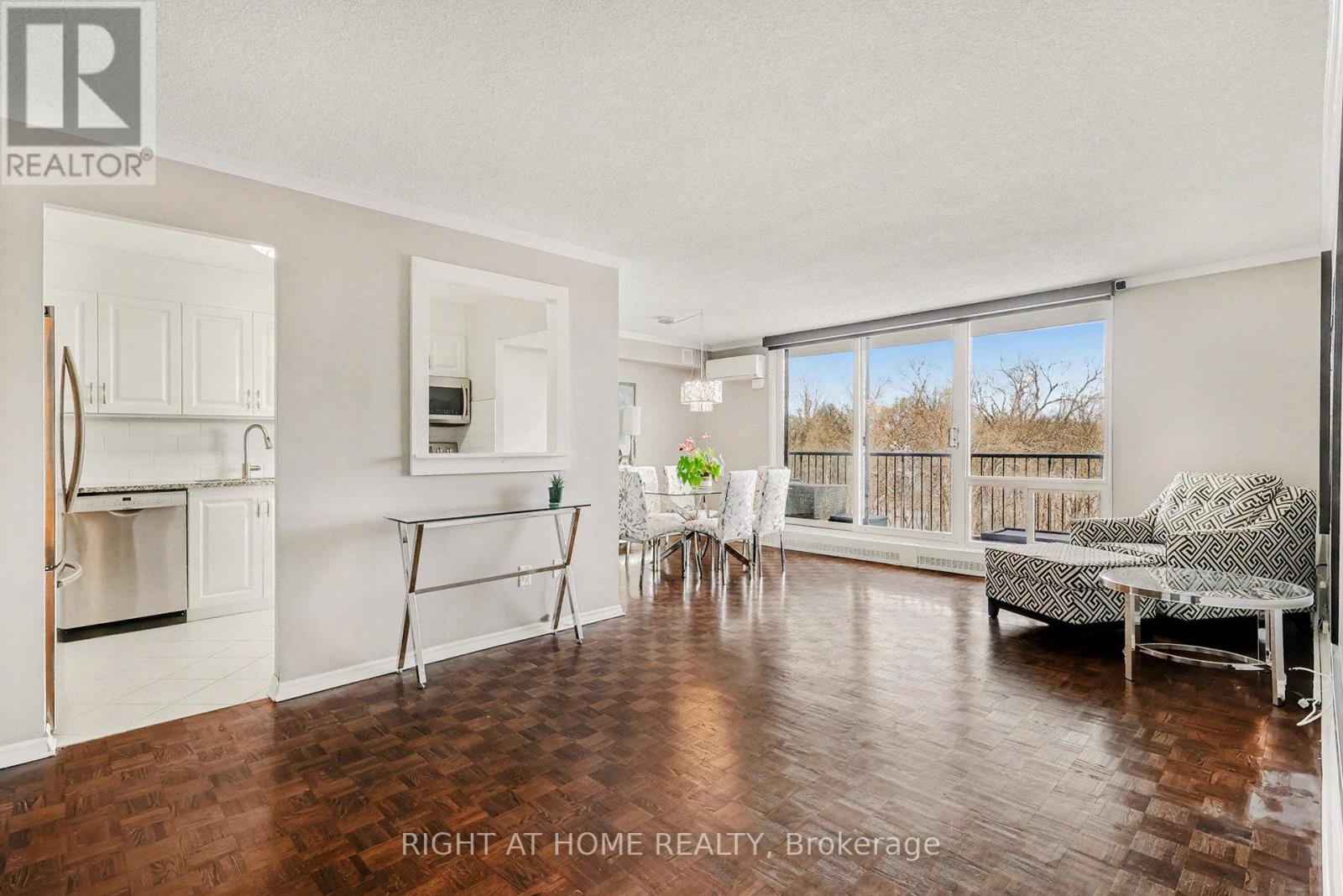 306 - 665 Bathgate Drive, Ottawa, Ontario  K1K 3Y4 - Photo 5 - X12627958