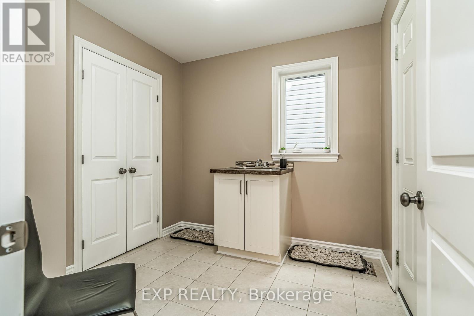 327 Dunlin Ridge, Ottawa, Ontario  K2J 0E3 - Photo 8 - X12628062