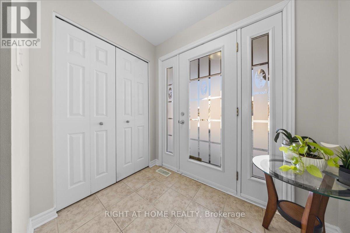 225 Mica Crescent, Clarence-Rockland, Ontario  K4K 0E3 - Photo 4 - X12628084