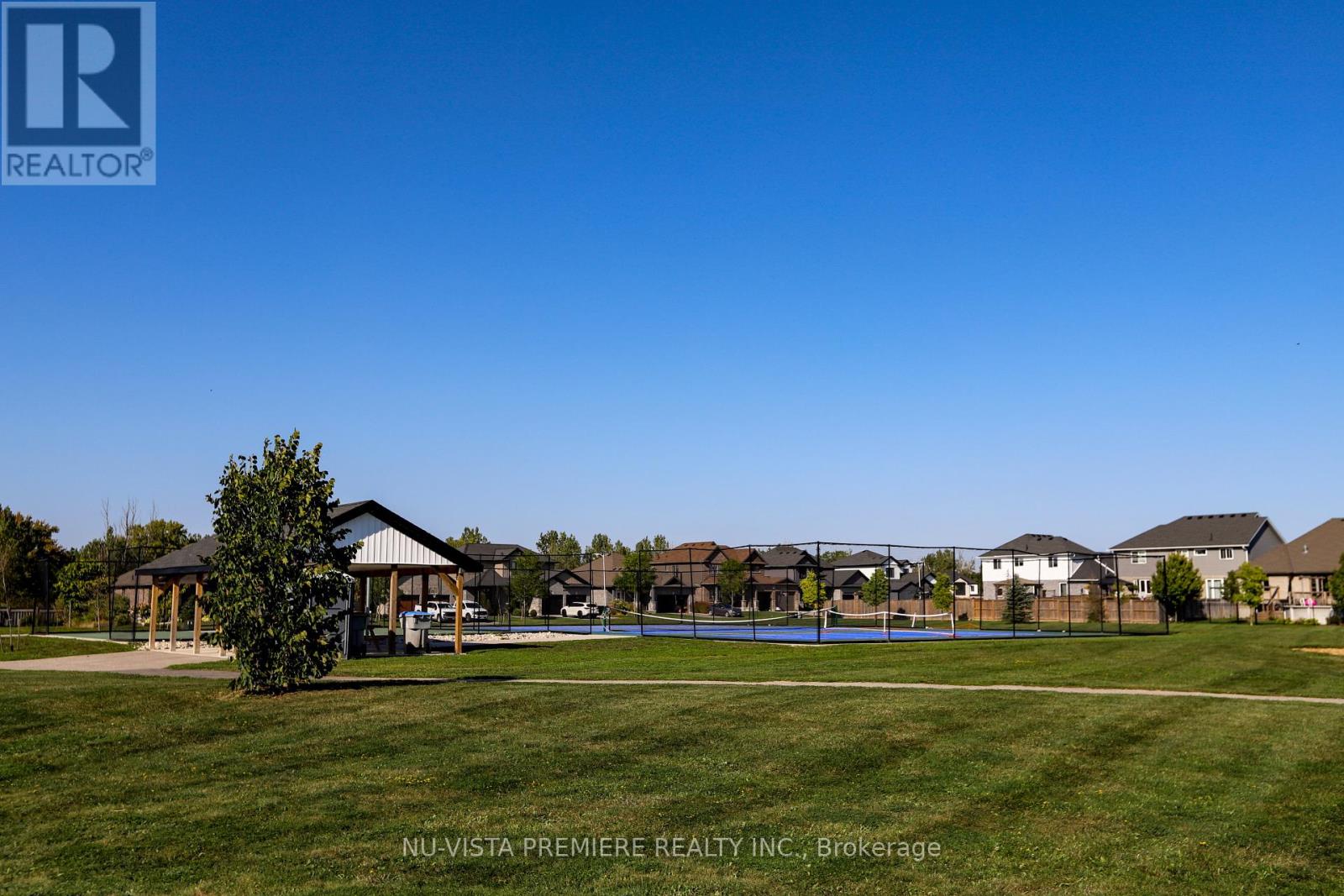 124 Watts Drive, Lucan Biddulph, Ontario  N0M 2J0 - Photo 4 - X12408202
