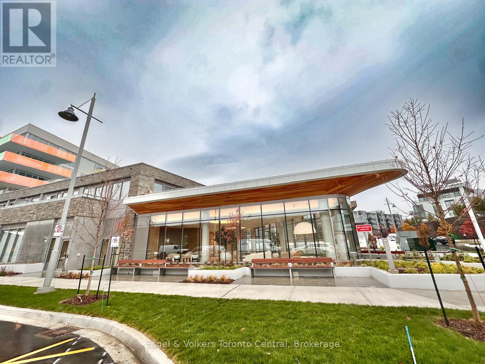 515 - 333 Sunseeker Avenue, Innisfil, Ontario L9S 0R6 - Photo 2 - N12628082